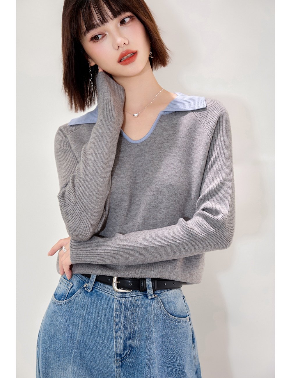Temperament V-neck gray long sleeve lapel sweater for women