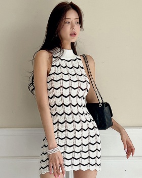 Hip sleeveless T-back hollow knitted dress for women