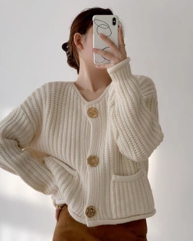 Show high knitted sweater short cardigan