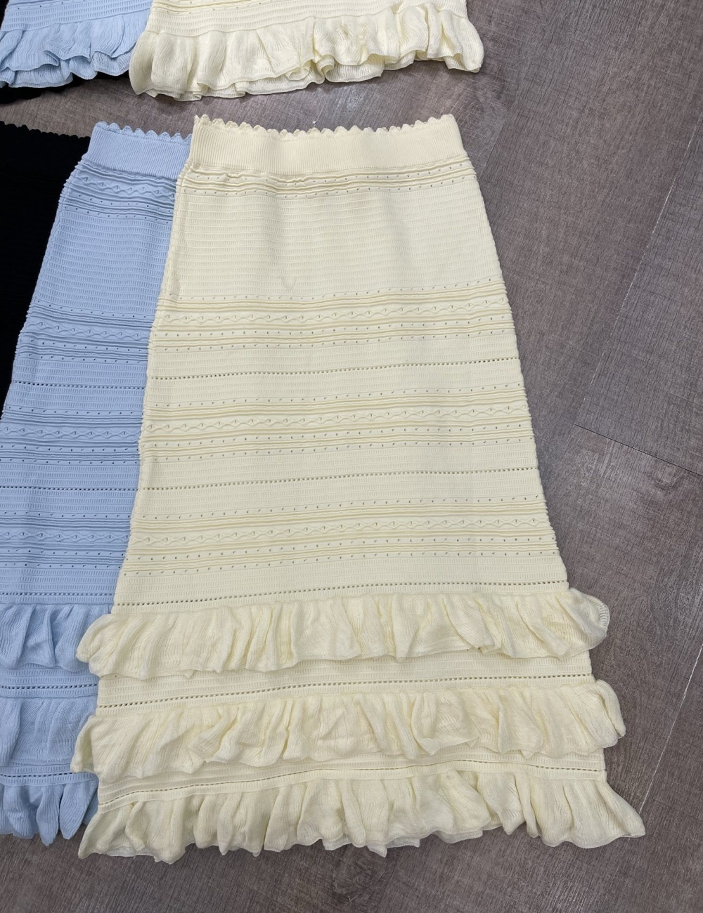 Knitted short skirt slim vest a set for women