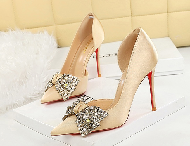 Rhinestone hollow bow high-heeled low sexy pointed shoes