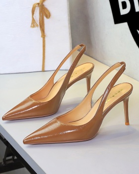 High-heeled shoes for women