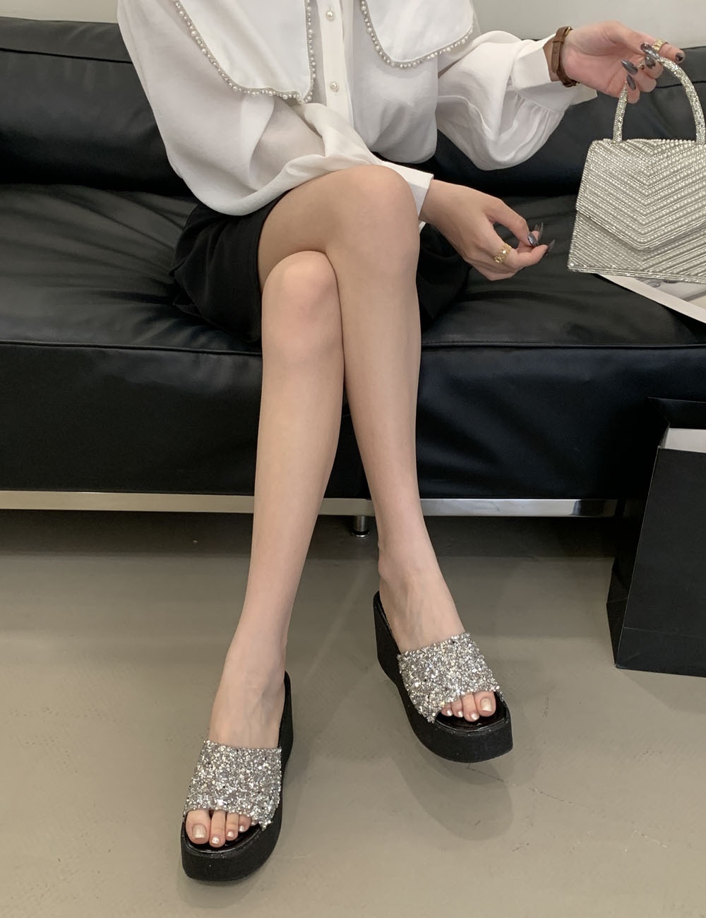 Summer travel shoes wears outside open toe slippers