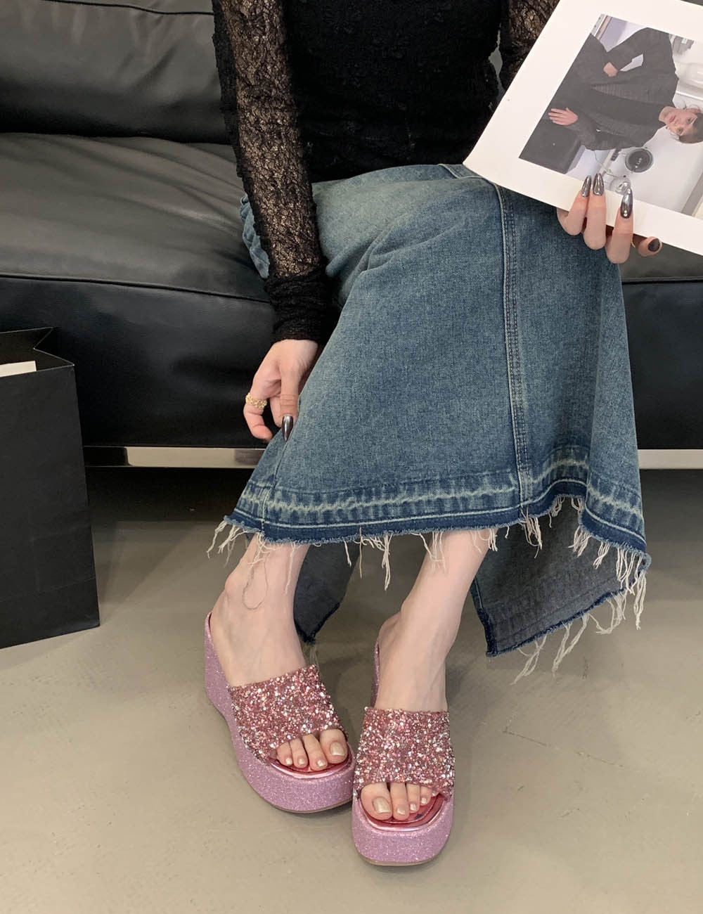 Summer travel shoes wears outside open toe slippers