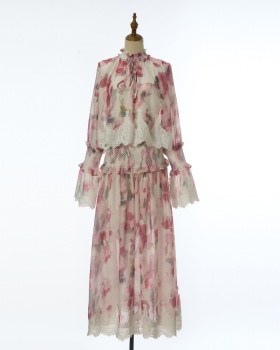 Fold V-neck shawl embroidery lace dress