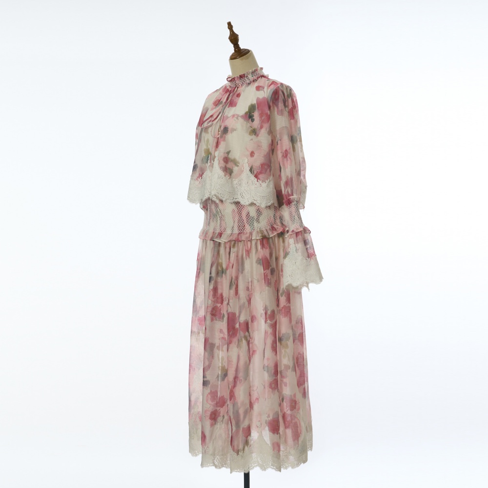 Fold V-neck shawl embroidery lace dress