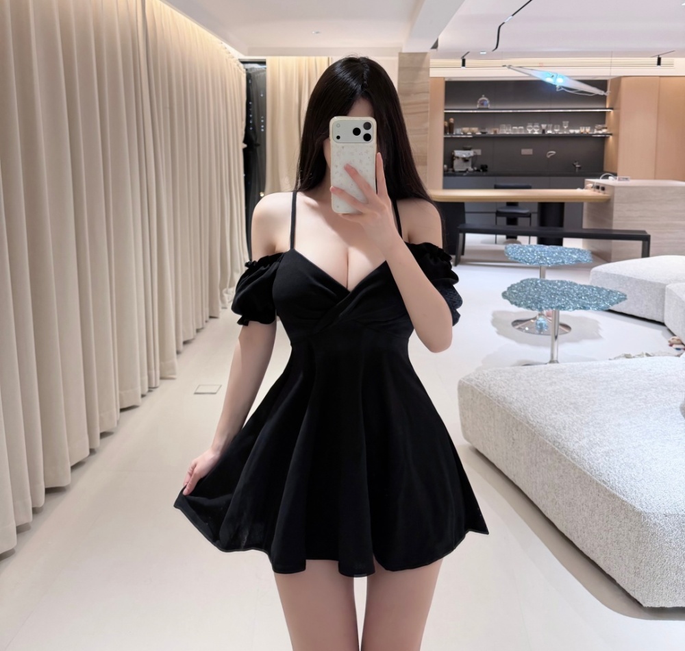 Low collar big skirt sexy short sleeve strapless dress