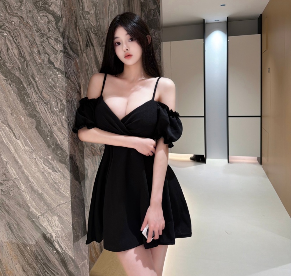 Low collar big skirt sexy short sleeve strapless dress