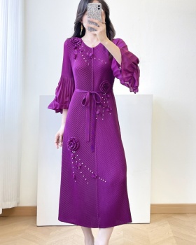 Pinched waist round neck loose fold trumpet sleeves long dress