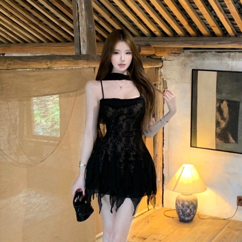 Lace sexy pinched waist enticement black sling dress