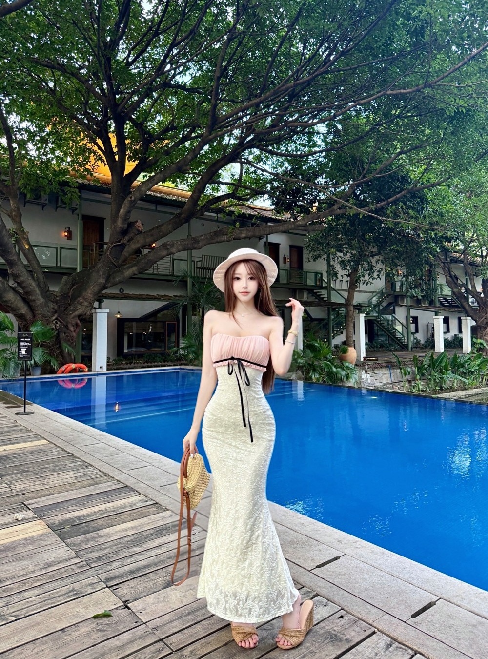Slim temperament mermaid wrapped chest ladies dress