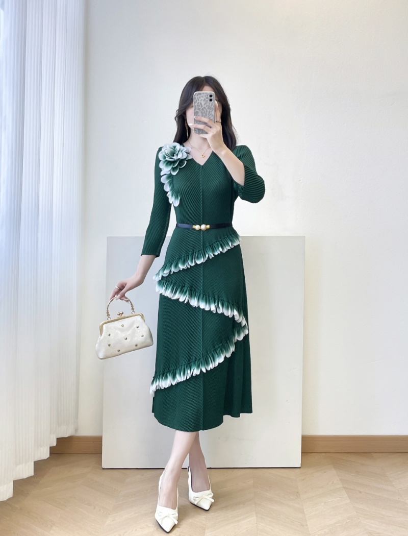 Gradient loose splice cake disk flowers dress