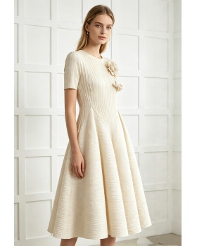 Loose fold fashion simple elegant disk flowers dress