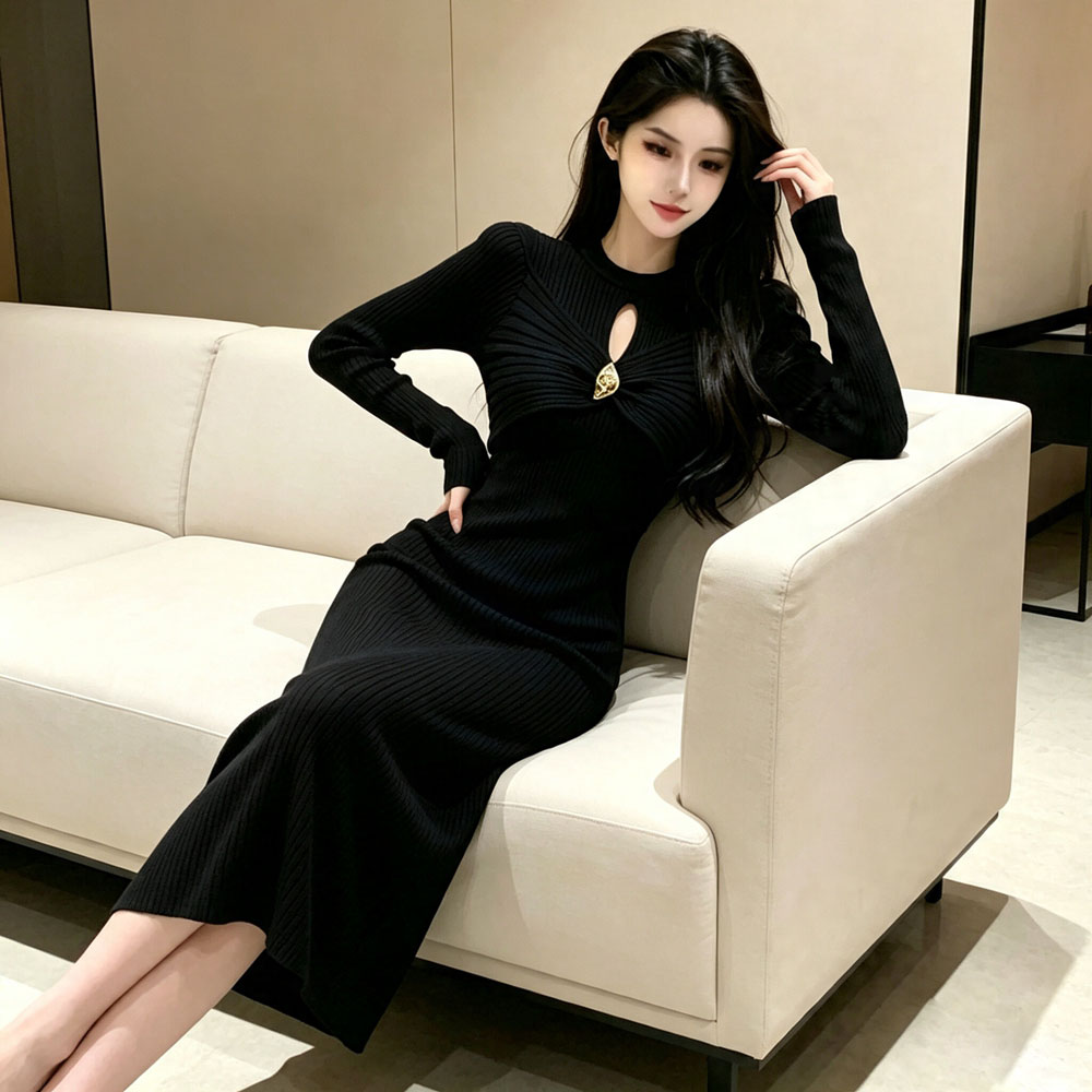 Knitted round neck long dress hollow package hip dress