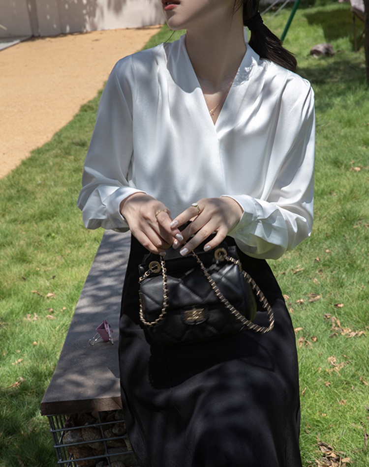 Spring and autumn shirt V-neck tops for women