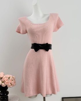 U-neck short sleeve T-back pinched waist dress for women