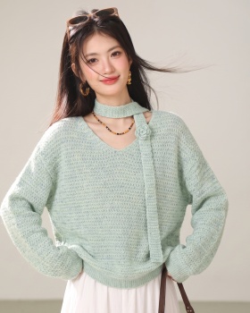 Knitted rose blending streamer lazy V-neck sweater