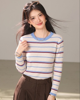 Bottoming sweater tops for women