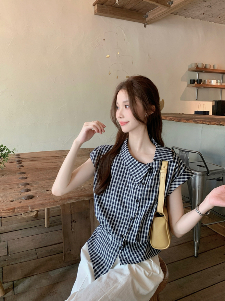 Irregular temperament oblique collar retro blue commuting shirt