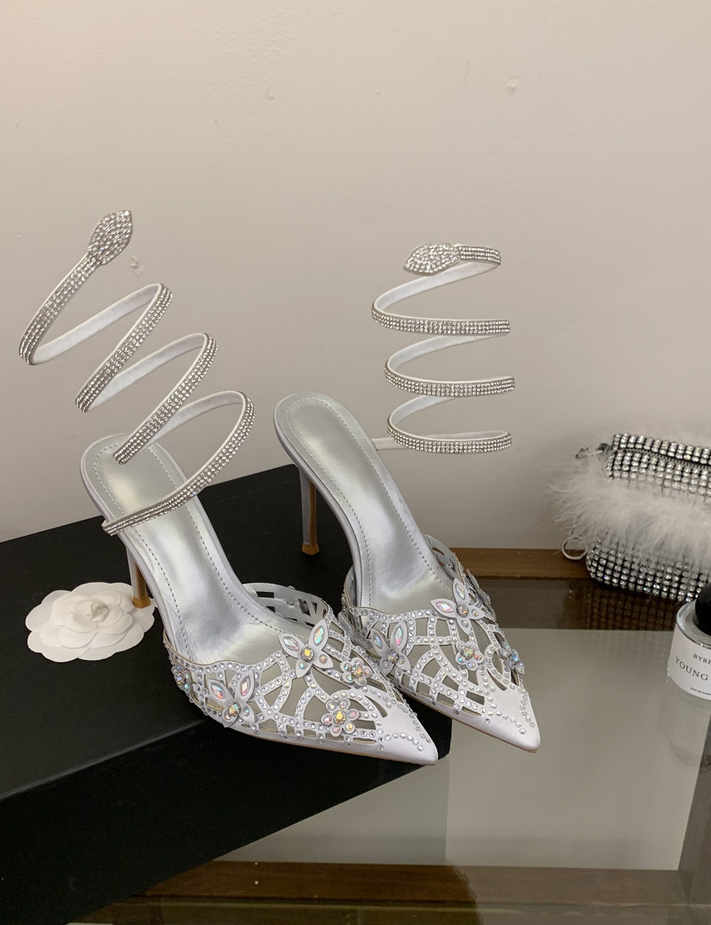 Pointed niche fine-root France style sandals for women