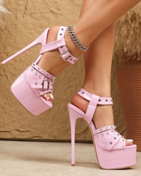 High-heeled very high shoes big fish mouth sandals