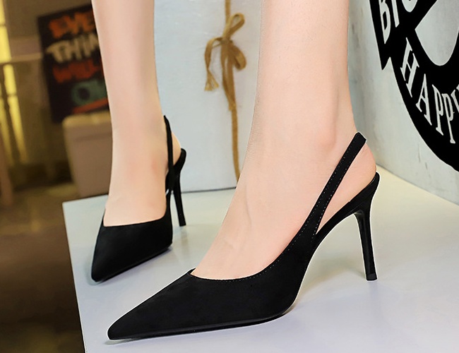 Low cozy stilettos European style wears outside sandals