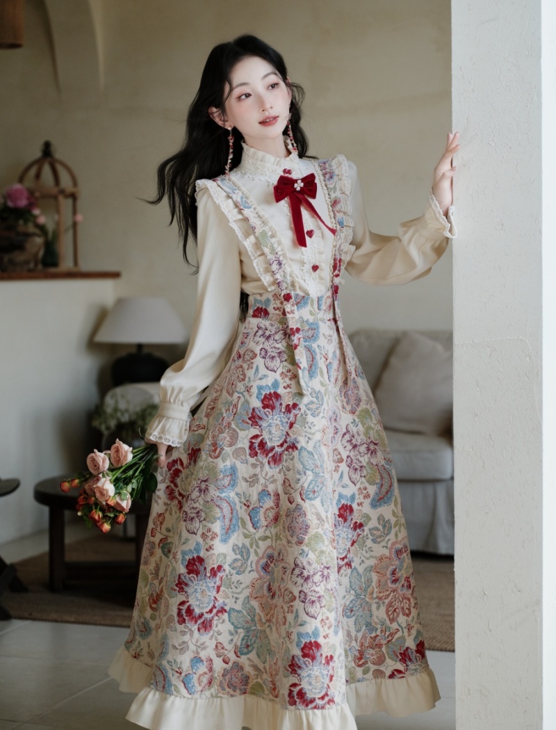 Maiden France style strap dress bottoming shirt a set