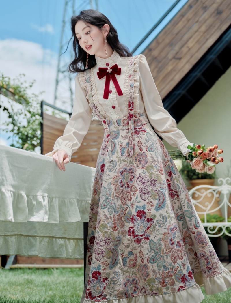Maiden France style strap dress bottoming shirt a set