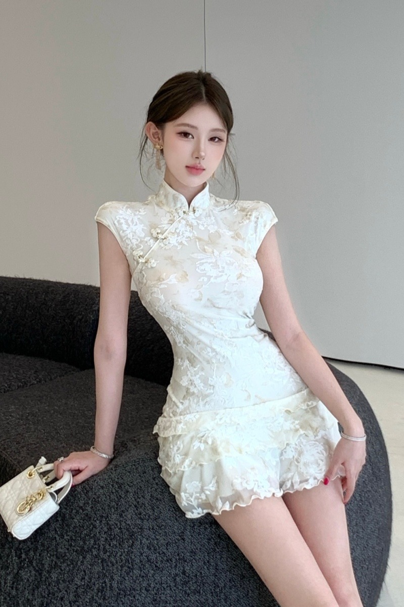 Chinese style slim T-back lace pinched waist dress