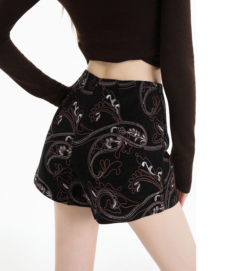 Temperament A-line shorts embroidery boots pants