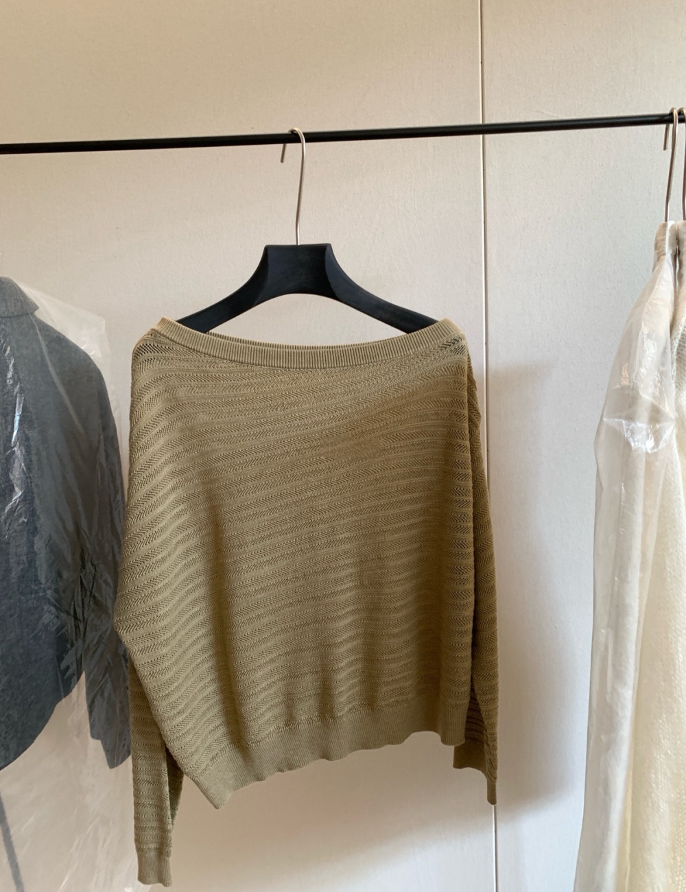 Temperament sloping shoulder long sleeve tops for women