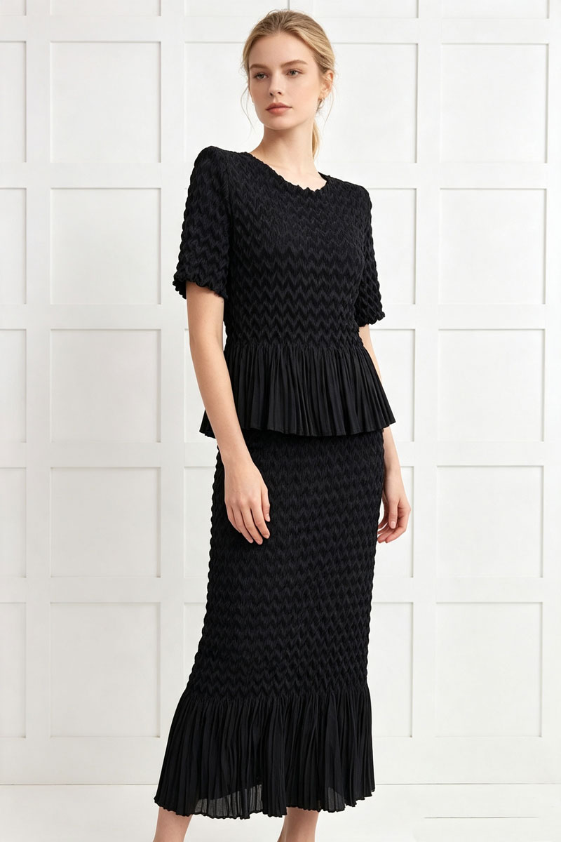 Light luxury Pleats Please short skirt summer tops 2pcs set