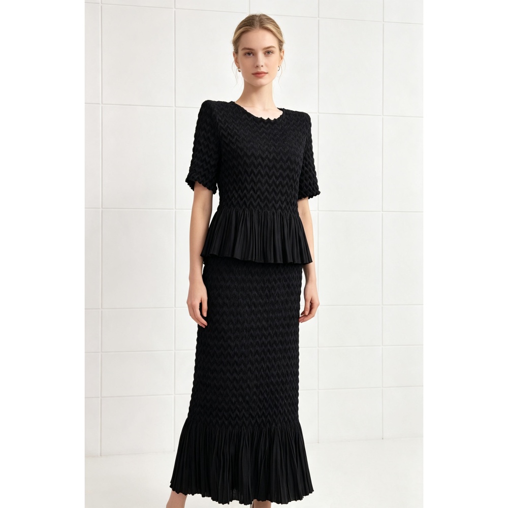 Light luxury Pleats Please short skirt summer tops 2pcs set