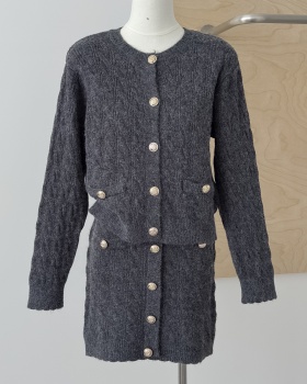 Knitted gold buckle cardigan autumn short skirt 2pcs set