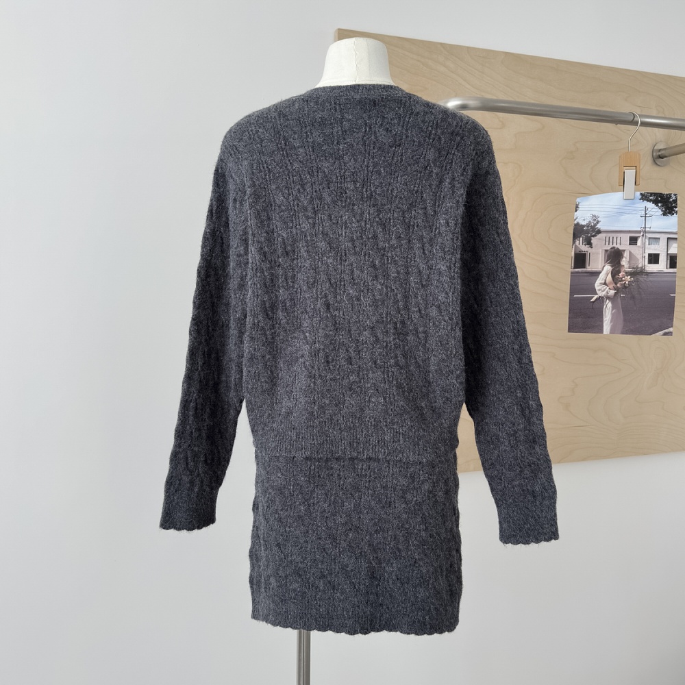Knitted gold buckle cardigan autumn short skirt 2pcs set