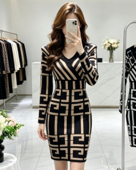 Bottoming dress inside the ride sweater for women