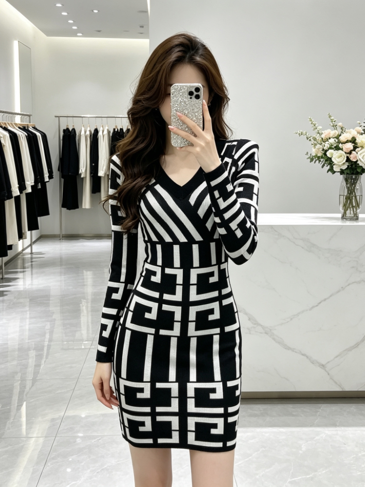 Bottoming dress inside the ride sweater for women