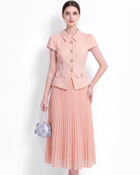 Short sleeve pleated lapel A-line pinched waist dress