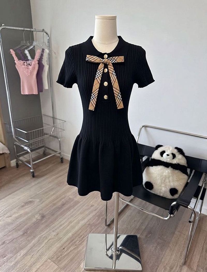 Knitted bow T-back college style dress for women