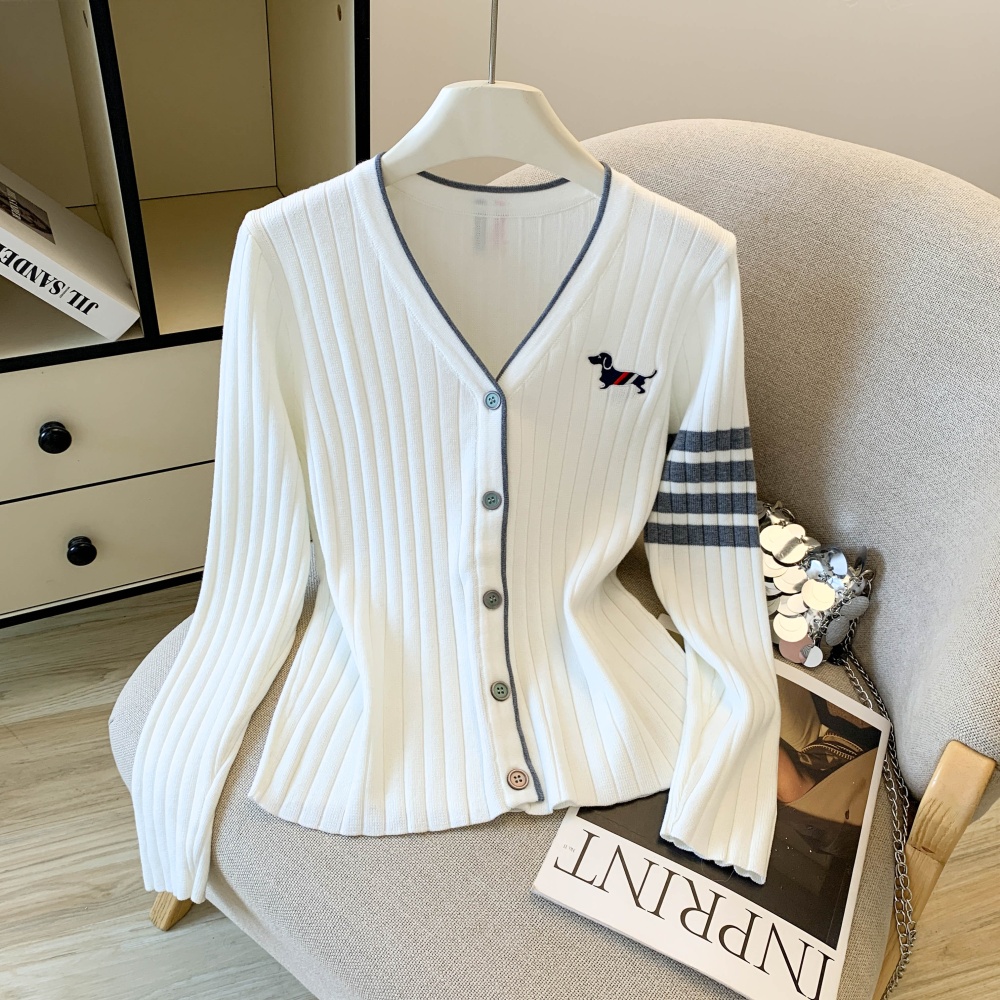 Embroidery elasticity tops show young sweater for women