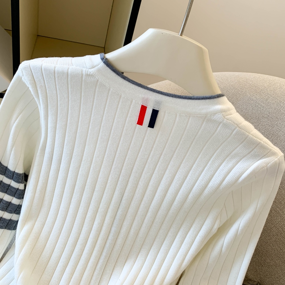 Embroidery elasticity tops show young sweater for women