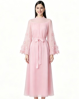 Round neck colors stereoscopic long frenum dress