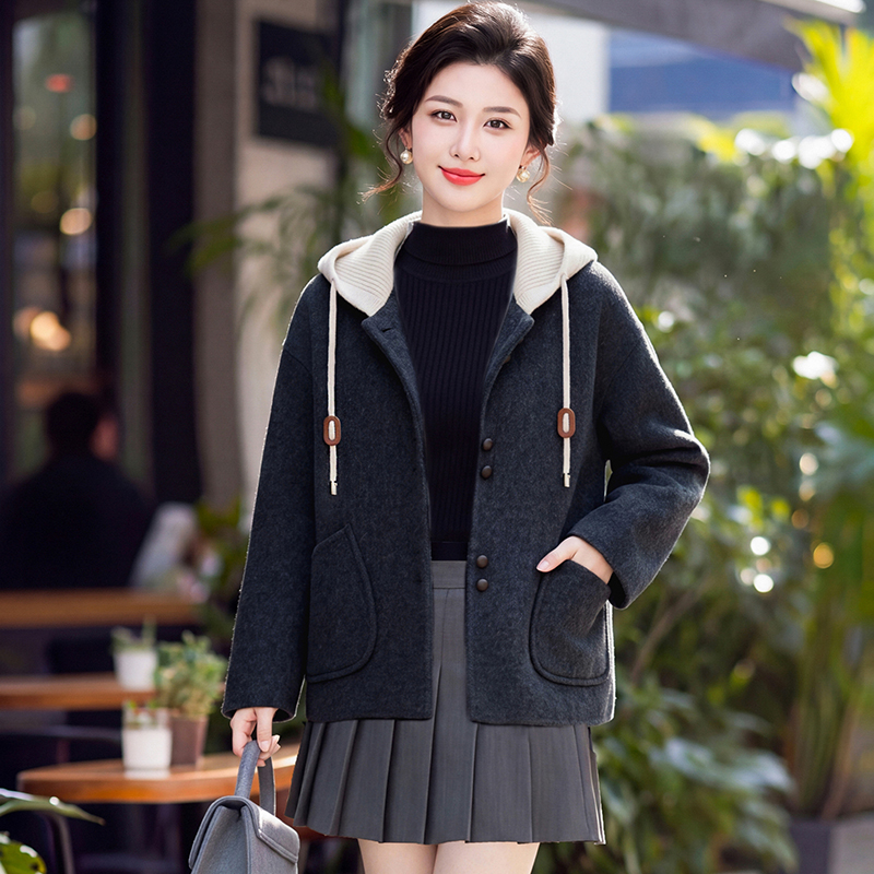 Two-sided wool short overcoat loose wool cap