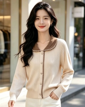 Slim wears outside coat lapel knitted sweater for women