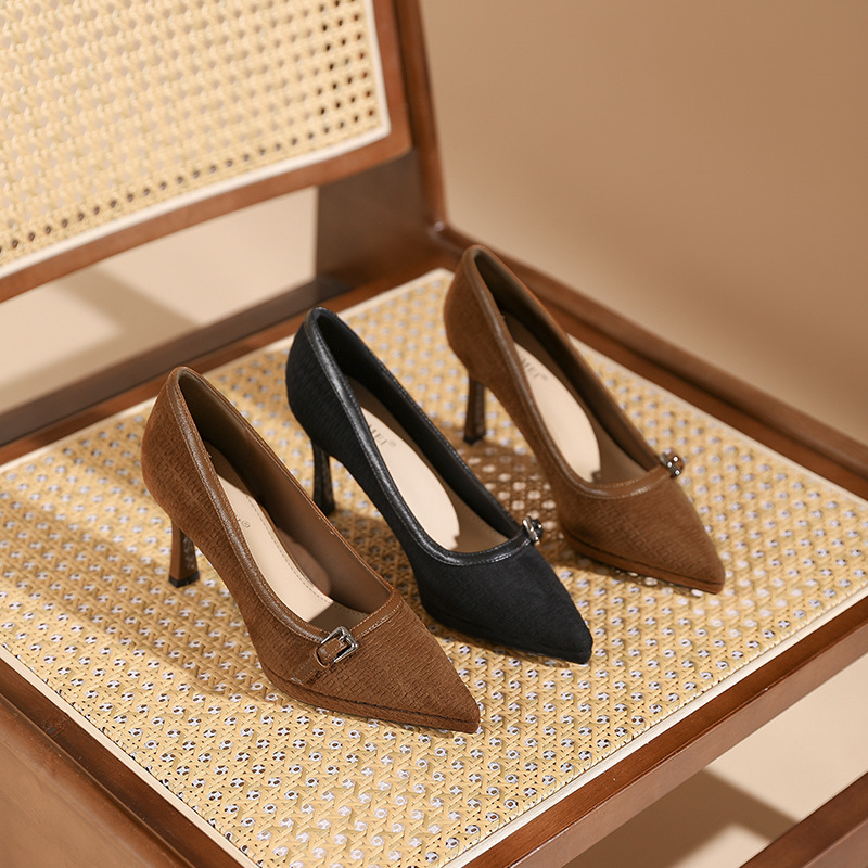 Pointed platform retro high-heeled shoes