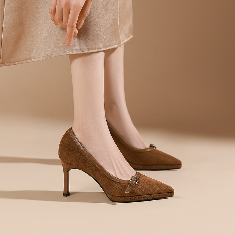 Pointed platform retro high-heeled shoes