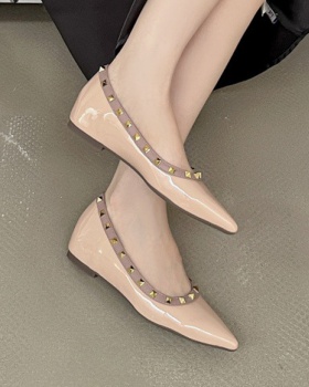 Portable pointed cozy flattie low classic shoes