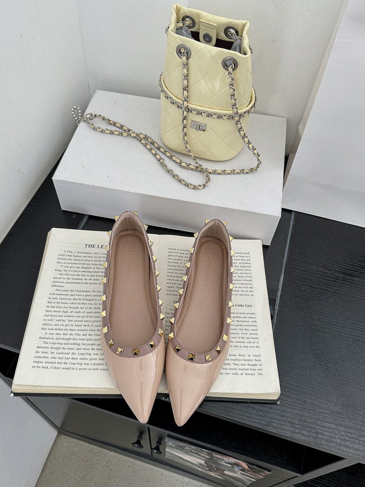 Portable pointed cozy flattie low classic shoes