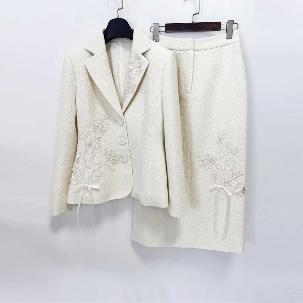 Embroidered slim short skirt stereoscopic coat 2pcs set