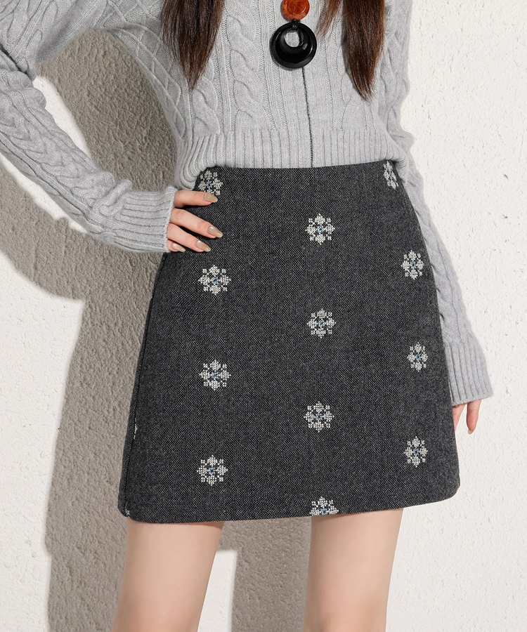 A-line short skirt embroidered flowers skirt for women